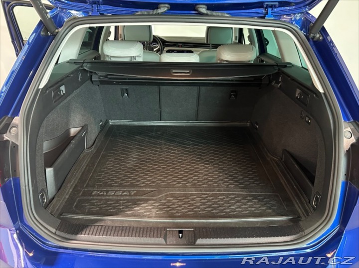 Volkswagen Passat 2,0 R-LINE,NezTop,akust.o 2021