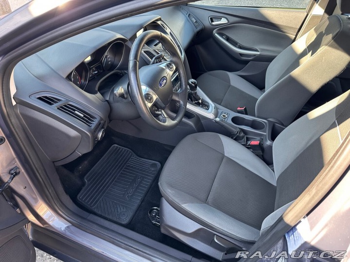 Ford Focus 1,6 16V 77 kw - benzín 2011