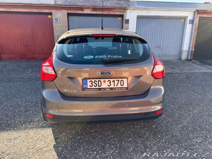 Ford Focus 1,6 16V 77 kw - benzín 2011