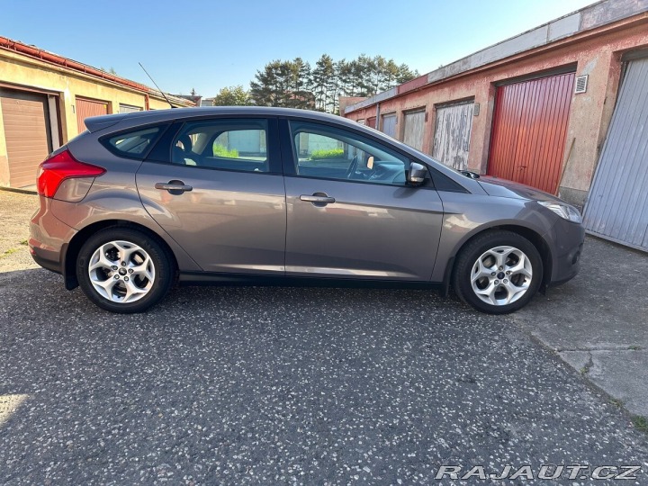 Ford Focus 1,6 16V 77 kw - benzín 2011