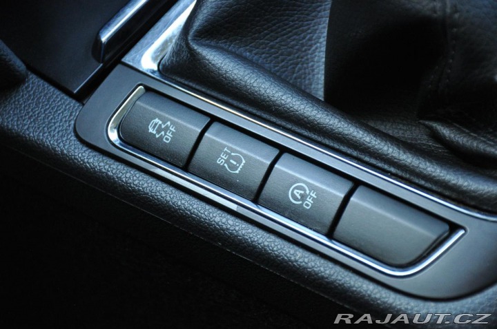 Škoda Superb 2,0TDI 4x4 ELEGANCE 2014