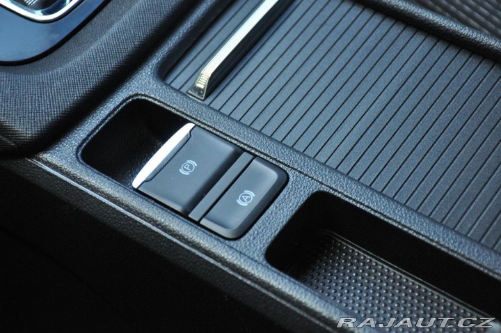 Škoda Octavia 2,0TDi DSG 110kw ACC 2021