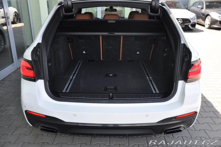 BMW 5 530xD M-SPORT LASER HUD 2023