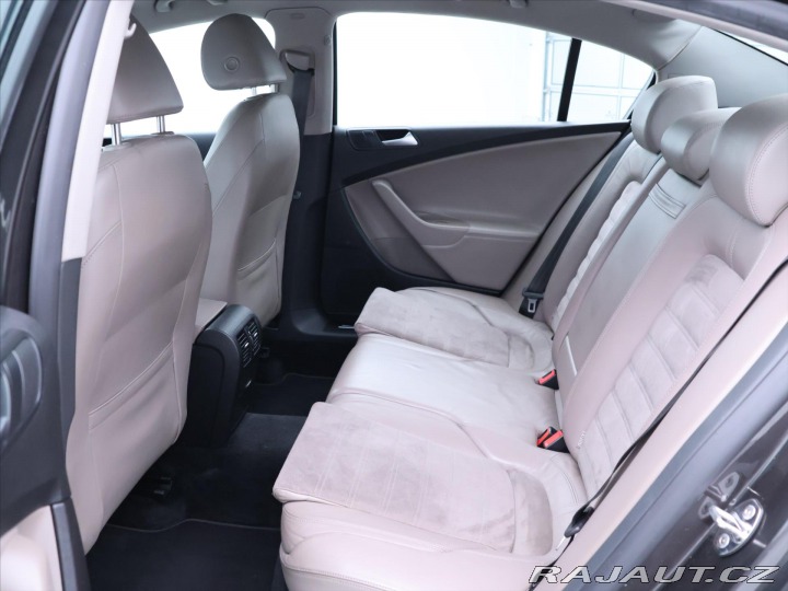 Volkswagen Passat 2,0 TDI 103kW Highline CZ 2008