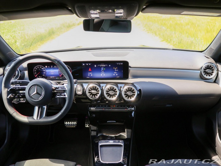 Mercedes-Benz A 2,0 200 AMG Premium 2024