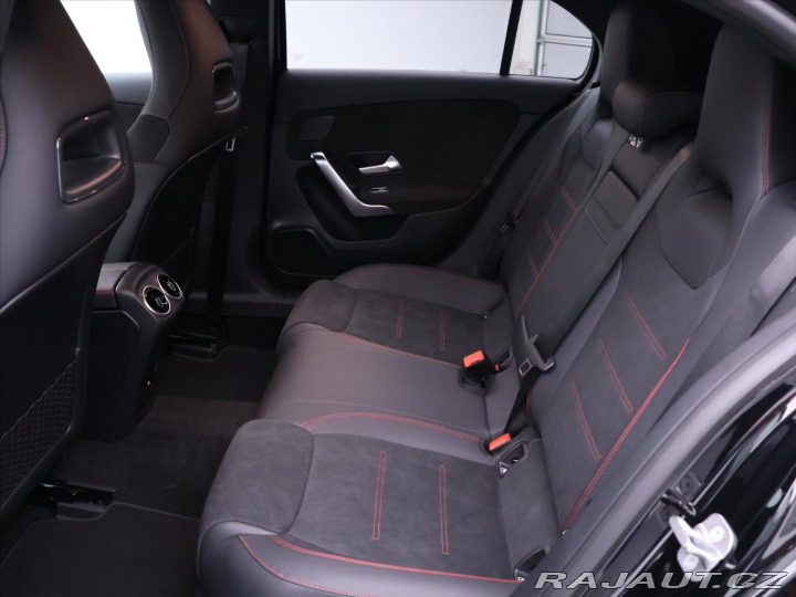 Mercedes-Benz A 2,0 200 AMG Premium 2024