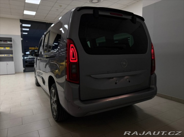 Opel Combo 1.5 Elegance Plus L2H1 AT 2024