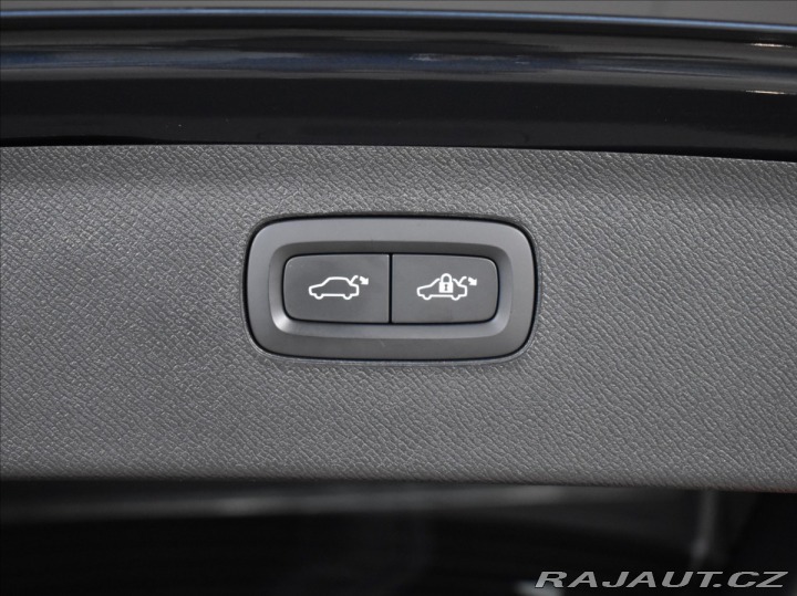 Volvo XC90 2,0 B6 AWD INS B&W,Vz 2022