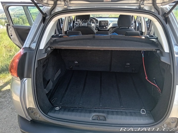 Peugeot 2008 1,2 benzín 2015