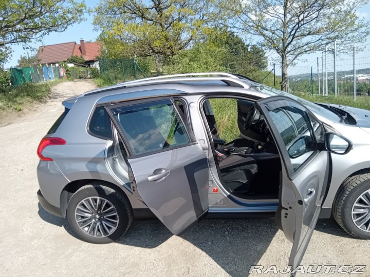 Peugeot 2008 1,2 benzín 2015