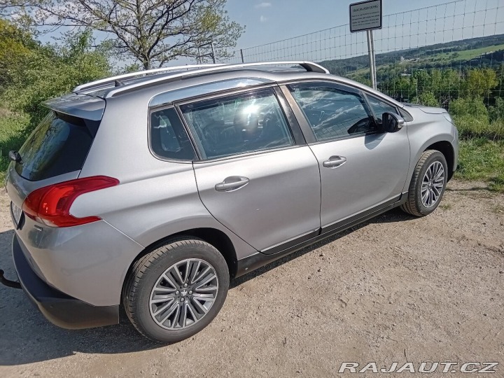 Peugeot 2008 1,2 benzín 2015