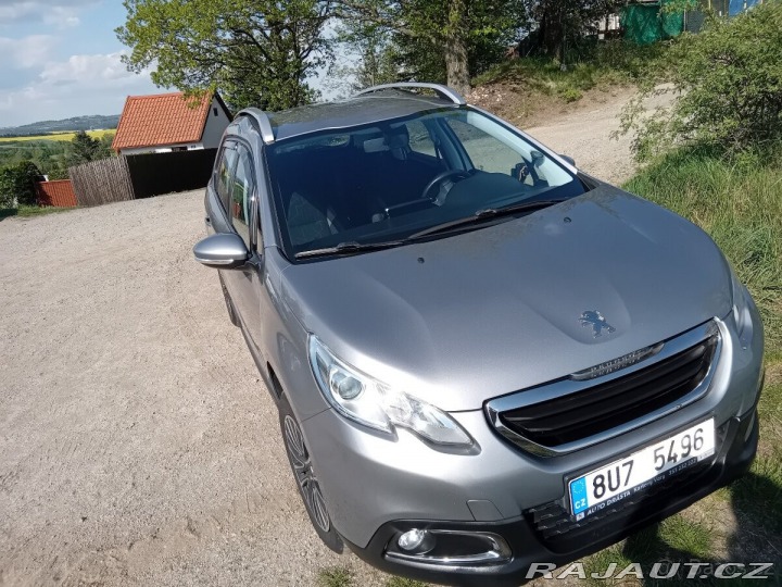 Peugeot 2008 1,2 benzín 2015