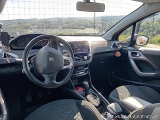Peugeot 2008 1,2 benzín 2015