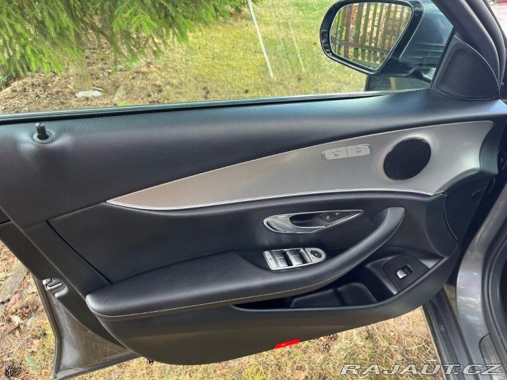 Mercedes-Benz E 2,2 E220 R.V. 10/2017 2017