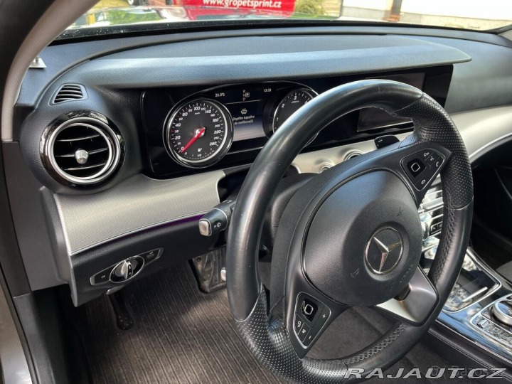Mercedes-Benz E 2,2 E220 R.V. 10/2017 2017