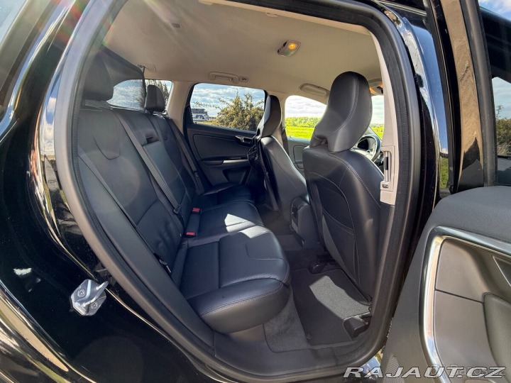 Volvo XC60 2,0 D4 Summum, 2016, 14 2016