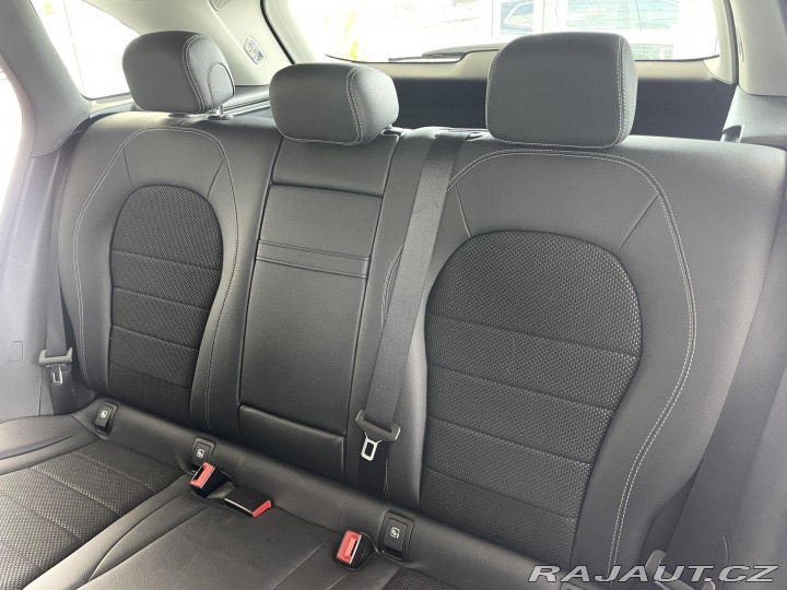 Mercedes-Benz GLC 300e 4Matic*Webasto*Tažné 2021