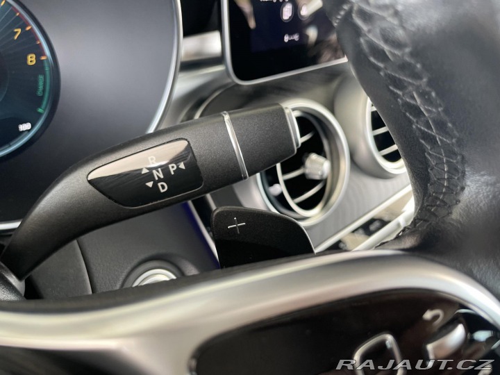 Mercedes-Benz GLC 300e 4Matic*Webasto*Tažné 2021