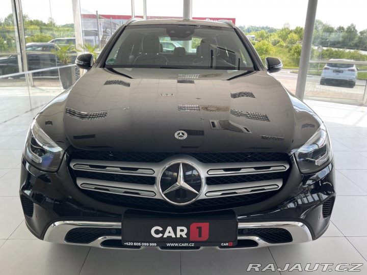 Mercedes-Benz GLC 300e 4Matic*Webasto*Tažné 2021