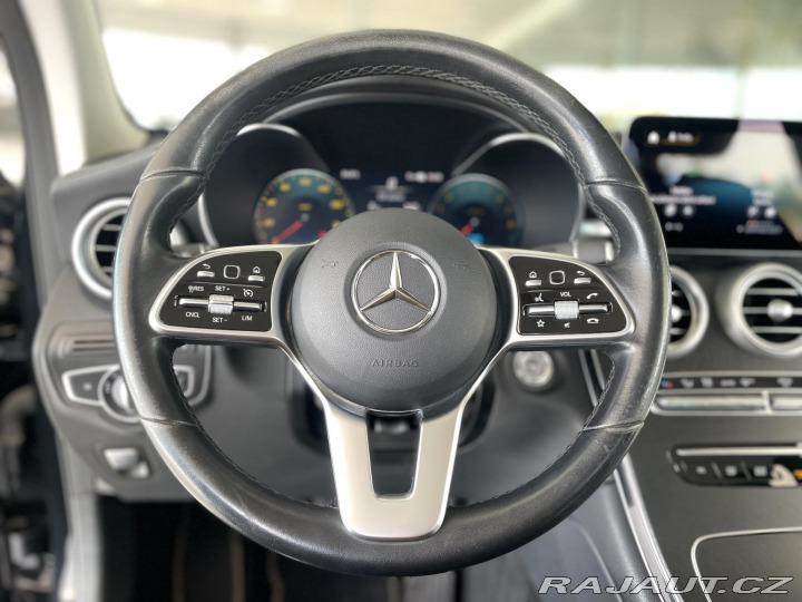 Mercedes-Benz GLC 300e 4Matic*Webasto*Tažné 2021
