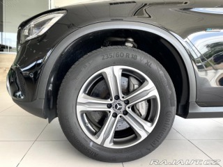Mercedes-Benz GLC 300e 4Matic*Webasto*Tažné 2021