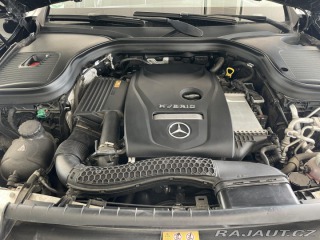 Mercedes-Benz GLC 300e 4Matic*Webasto*Tažné 2021