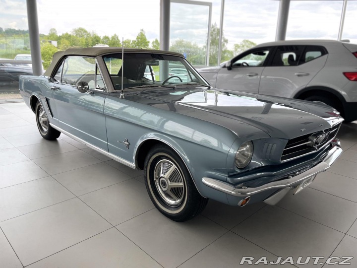 Ford Mustang Cabrio*manuál*Velmi zacho 1965