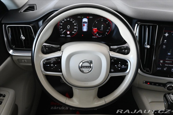 Volvo V60 2,0 D4 140 kW AWD CROSS C 2020
