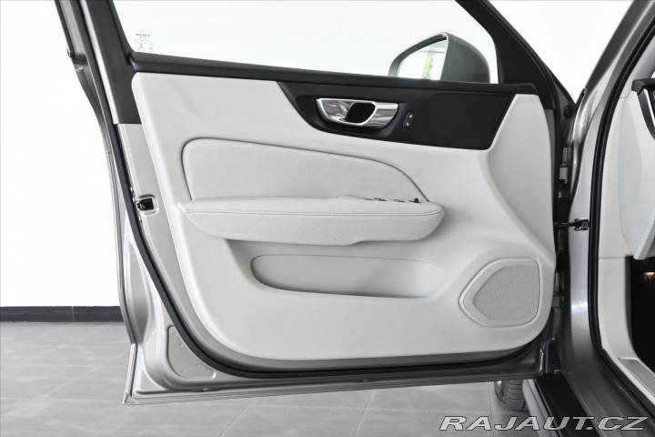 Volvo V60 2,0 D4 140 kW AWD CROSS C 2020