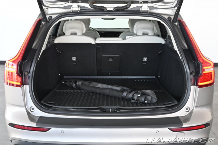 Volvo V60 2,0 D4 140 kW AWD CROSS C 2020