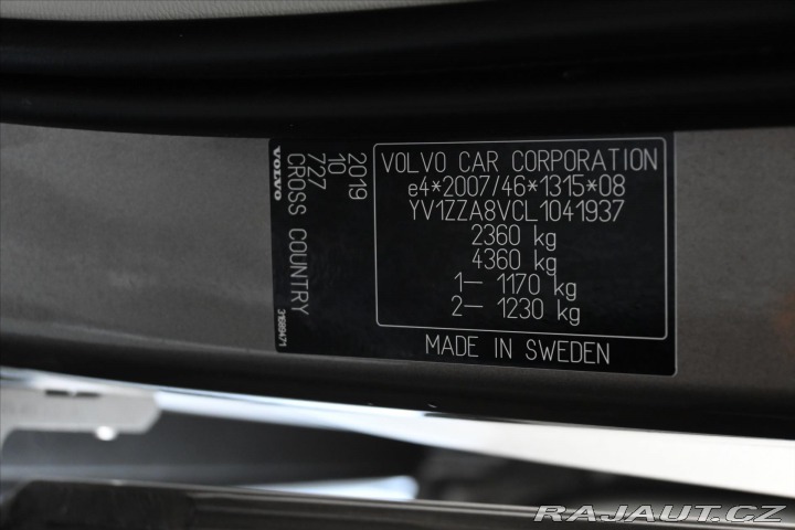 Volvo V60 2,0 D4 140 kW AWD CROSS C 2020