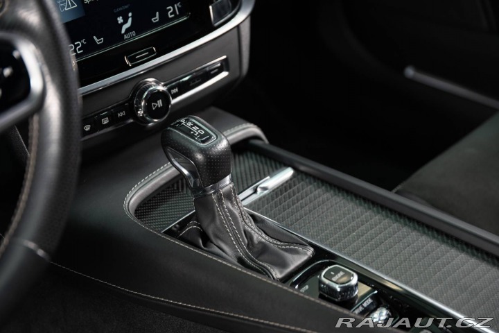 Volvo S90 D5 2.0L Drive-E R-Design 2016