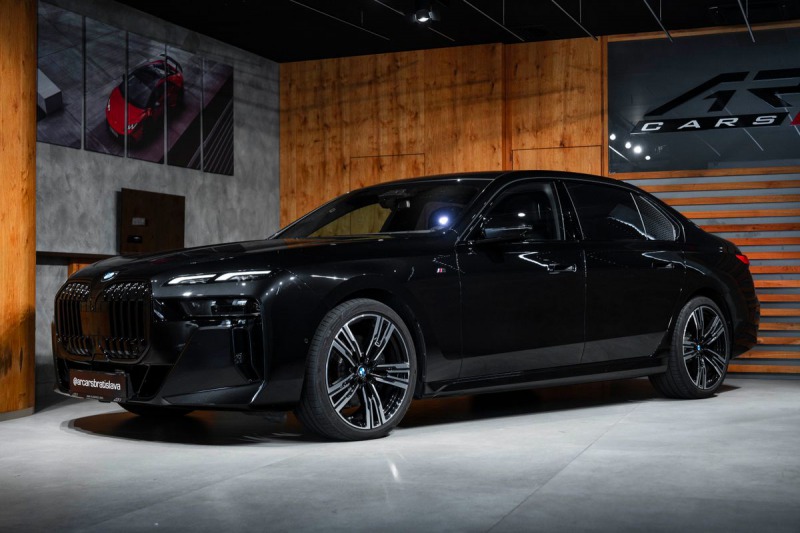 BMW 7 d xDrive M Sport, B&W