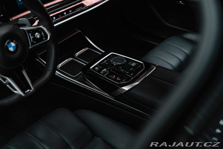 BMW 7 d xDrive M Sport, B&W 2023