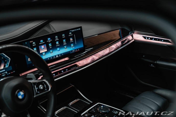 BMW 7 d xDrive M Sport, B&W 2023