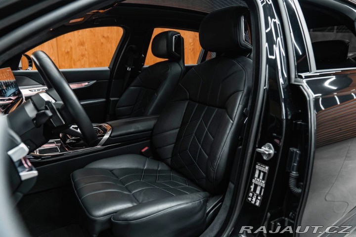 BMW 7 d xDrive M Sport, B&W 2023