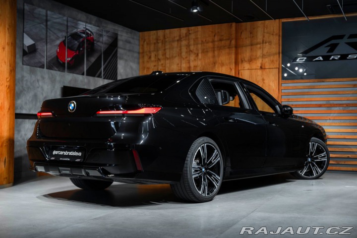 BMW 7 d xDrive M Sport, B&W 2023