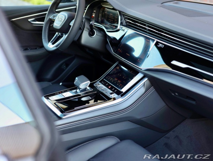 Audi Q8 60 TFSIe Quattro *Nové!* 2025