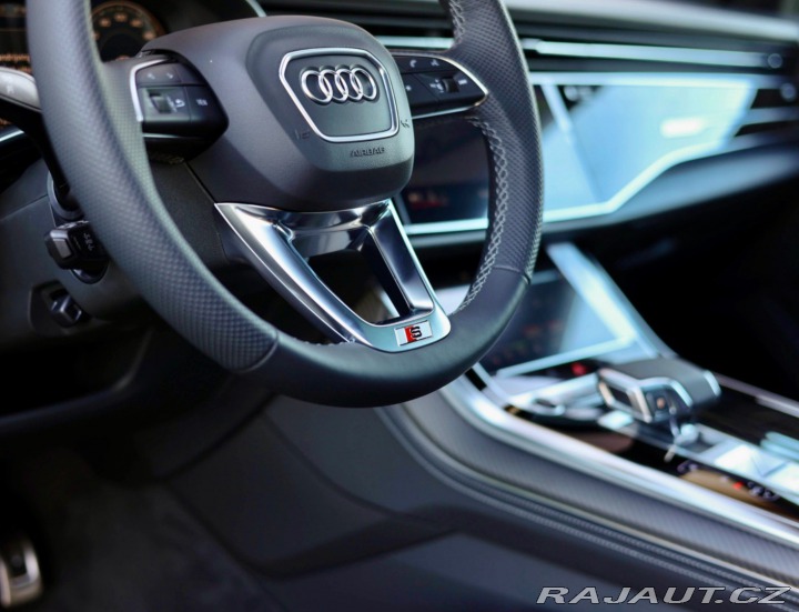 Audi Q8 60 TFSIe Quattro *Nové!* 2025