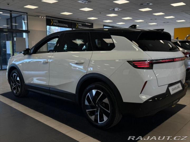 Opel Grandland 1.2 GS 1.2 TURBO 100 kW e 2025