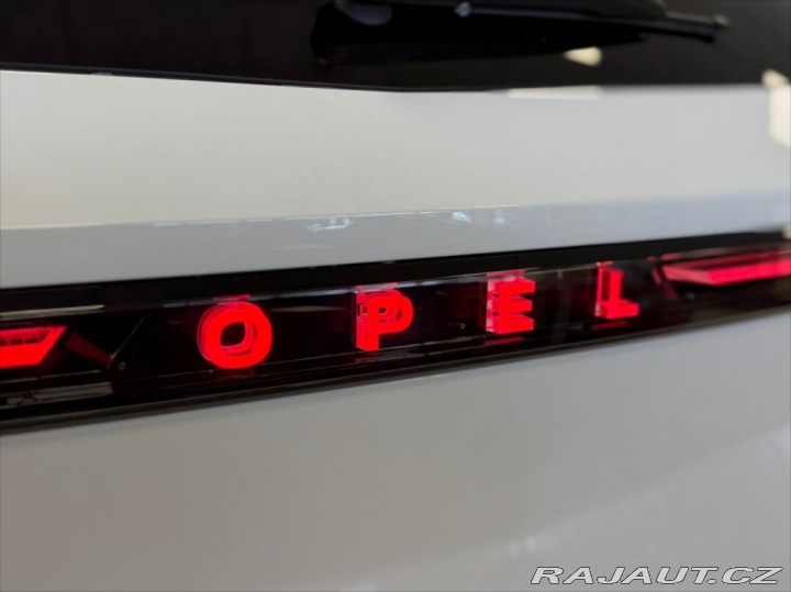 Opel Grandland 1.2 GS 1.2 TURBO 100 kW e 2025