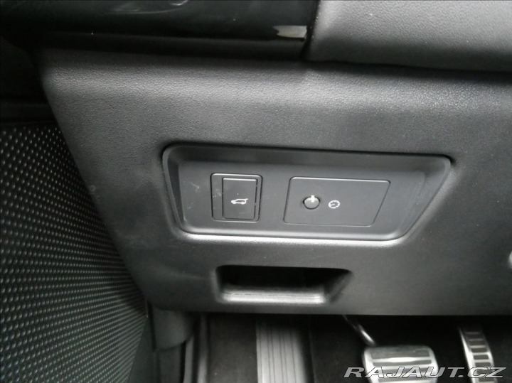 Land Rover Discovery 3,0 SDV6 HSE Luxury,1ČR,D 2021