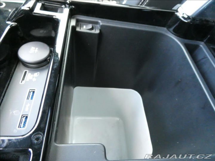 Land Rover Discovery 3,0 SDV6 HSE Luxury,1ČR,D 2021