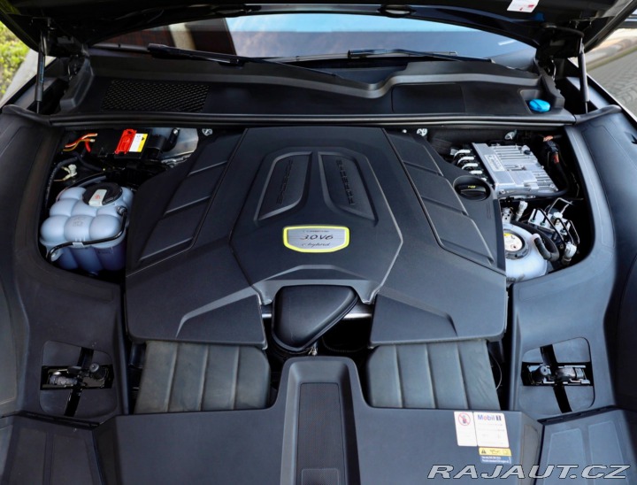 Porsche Cayenne 3.0 V6 340KW, E-Hybrid * 2020