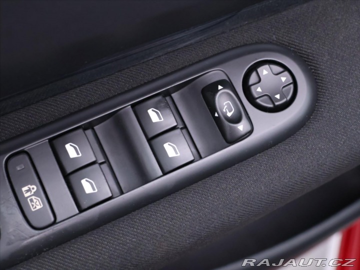 Peugeot 3008 2,0 HDi 110kW CZ Allure 1 2011