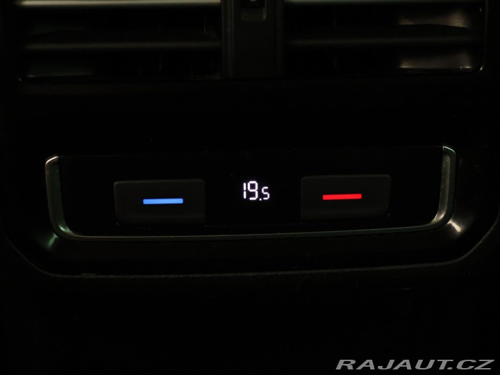 Volkswagen Passat 2,0 TDI 140kW DSG R-line 2015