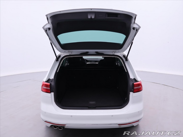Volkswagen Passat 2,0 TDI 140kW DSG R-line 2015