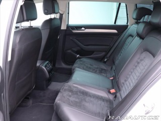 Volkswagen Passat 2,0 TDI 140kW DSG R-line 2015