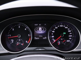 Volkswagen Passat 2,0 TDI 140kW DSG R-line 2015