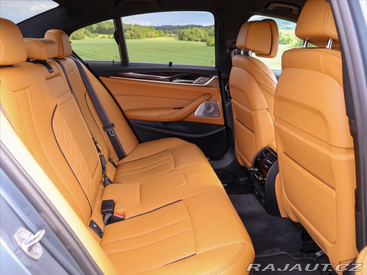 BMW 5 4,4 M550i xDrive 390kW CZ 2020